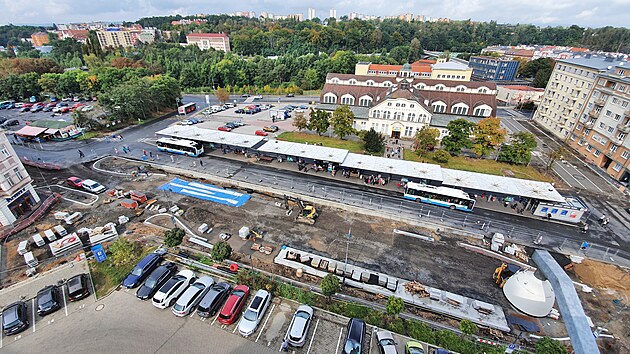 Rekonstrukce centrálního dopravního uzlu MHD u Tržnice v Karlových Varech.