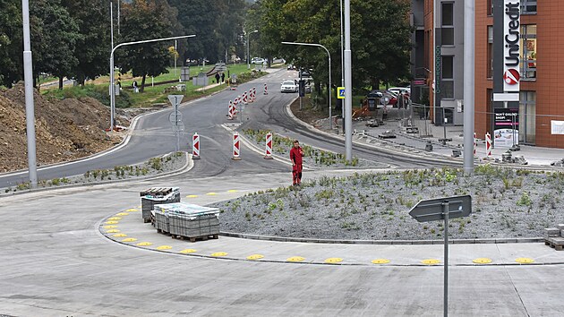 Okružní křižovatka na ulici Vodní ve Zlíně těsně před otevřením (29. září 2021).
