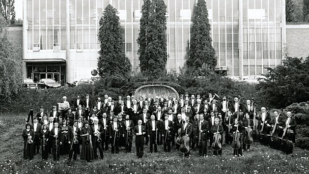 Od roku 1955 sdlila zlnsk filharmonie v Dom umn (foto je z roku 1997).