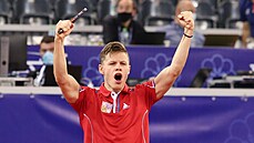 Stolní tenista Tomáš Polanský slaví vítězství, kterým poslal český tým do...