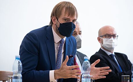 Ministr zdravotnictví Adam Vojtch v Nemocnici Chomutov. (30.záí 2021)