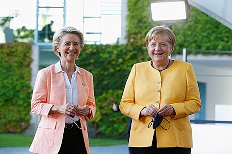 Pedsedkyn Evropské komise Ursula von der Leyenová a kancléka Angela Merkelová
