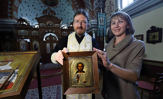Nataliya Borysovych předala ikonu z pozůstalosti Věry Hořejšové pravoslavnému...