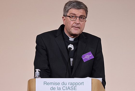 Pedseda Francouzské biskupské konference Éric de Moulins-Beaufort byl  jedním...