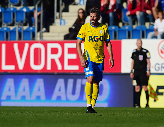 Utkání 10. kola první fotbalové ligy: 1. FC Slovácko - FK Teplice. Jan Rezek z...