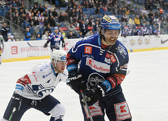 Kladno - Plze. hokejová extraliga. Vlevo Peter ereák z Plzn, vpravo...