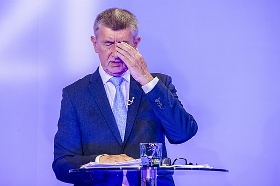 Pozvání do superdebaty iDNES.cz pijali premiér a lídr hnutí ANO Andrej Babi,...