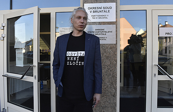 éfredaktor asopisu legalizace Robert Veverka po skonení prvního líení v Bruntálu ped tymi lety.