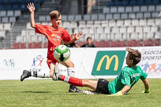 Tradiní McDonalds Cup, nejvtí fotbalový turnaj pro áky prvního stupn...