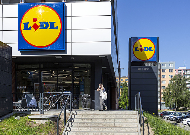 V Olomouci nedávno otevřel čtvrtý supermarket Lidl (na snímku nová prodejna v...