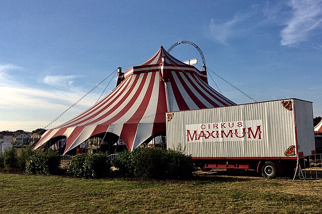 Cirkus MAXIMUM