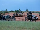 Písluníci vojenské mise Takuba hlídkují na pomezí Mali a Nigeru. (21. srpna...