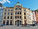 Sparkasse, budova bývalé Mstské spoitelny na Divadelním námstí v Karlových...