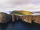 Jezero zahlédnete u pi letu na Faerské ostrovy, letit Vágar se toti...