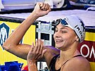 Barbora Seemanová se raduje po úspném závod na plavecké lize ISL v Neapoli.