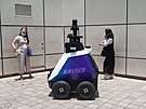 Singapur nasadil roboty na hlídání toho, zda se obyvatelé nedopoutí...