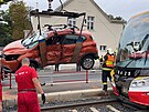 U Vinohradskho hbitova se srazilo auto s tramvaj. (5.10.2021)
