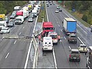 Nehoda na dálnici D1, při které byla poškozena betonová svodidla. (6.10.2021)