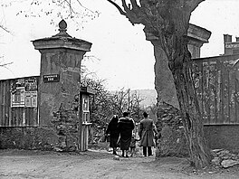 28. 9. 1931: Otevření Zoo Praha pro veřejnost, jejím ředitelem je zoolog a...