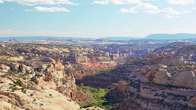 Grand Staircase-Escalante National Monument je rozshl prodn rezervace na jihu Utahu v USA.  (15. bezna 2021)