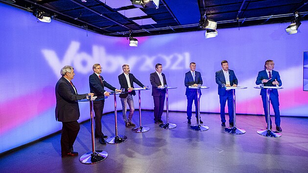 Pozvn do superdebaty iDNES.cz pijali premir a ldr hnut ANO Andrej Babi, ldr koalice Pirt a STAN Ivan Barto, ldr koalice SPOLU Petr Fiala, pedseda KSM Vojtch Filip, f SSD Jan Hamek, ldr SPD Tomio Okamura a pedseda hnut Psaha Robert lachta . (4. jna 2021)