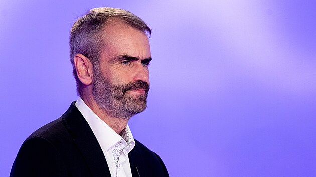 Pozv�n� do superdebaty iDNES.cz p�ijali premi�r a l�dr hnut� ANO Andrej Babi�, l�dr koalice Pir�t� a STAN Ivan Barto�, l�dr koalice SPOLU Petr Fiala, p�edseda KS�M Vojt�ch Filip, ��f �SSD Jan Ham��ek, l�dr SPD Tomio Okamura a p�edseda hnut� P��saha Robert �lachta. (4. ��jna 2021)