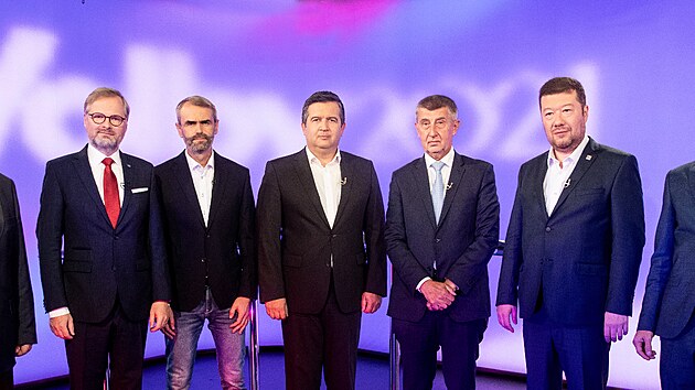 Pozv�n� do superdebaty iDNES.cz p�ijali premi�r a l�dr hnut� ANO Andrej Babi�, l�dr koalice Pir�t� a STAN Ivan Barto�, l�dr koalice SPOLU Petr Fiala, p�edseda KS�M Vojt�ch Filip, ��f �SSD Jan Ham��ek, l�dr SPD Tomio Okamura a p�edseda hnut� P��saha Robert �lachta. (4. ��jna 2021)