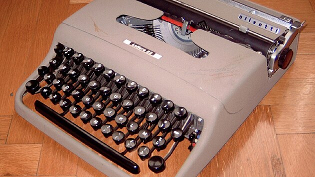 Psací stroj Olivetti Lettera 22 z roku 1950