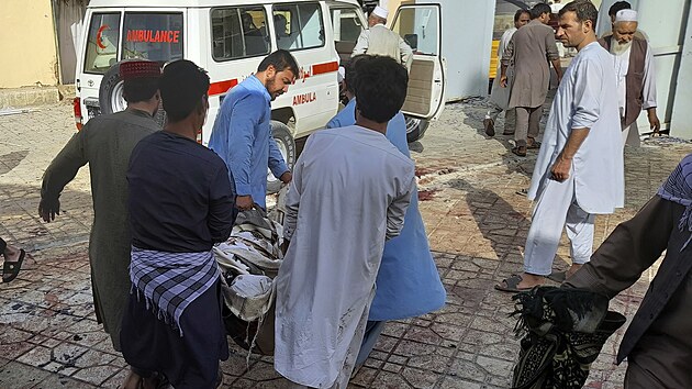 V kundzsk meit na severu Afghnistnu dolo k explozi. tok m destky obt. (8. jna 2021)