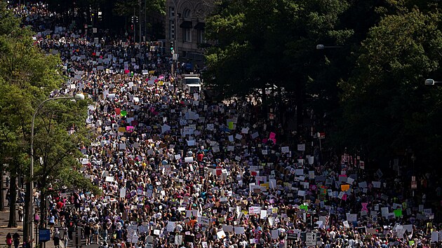 Pochod za ensk prva na potrat ve Washingtonu. (2. jna 2021)