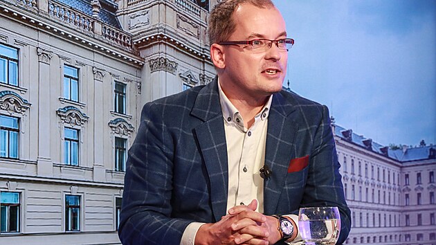Ekonom Vladim�r Pikora - Volebn� studio iDNES.tv (9. 10. 2021)