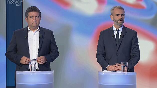 TV Nova v podveer odvyslala prvn kolo posledn televizn debaty. Stli proti sob za SPD Tomio Okamura, Jan Hamek za SSD, Vojtch Filip z KSM a Rbert lachta za Psahu. (7. jen 2021)