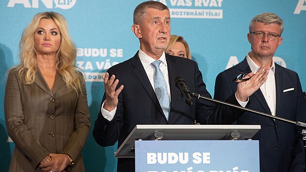 Hnut ANO v ele s Andrejem Babiem na tiskov konferenci. (9. jna 2021)