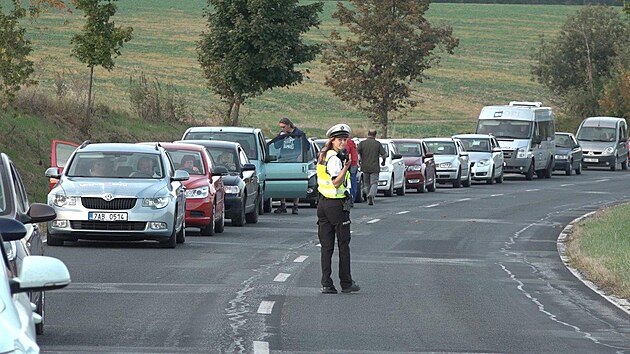 Motorkář nepřežil střet s dodávkou u Chyňavy na Berounsku. (3.10.2021)