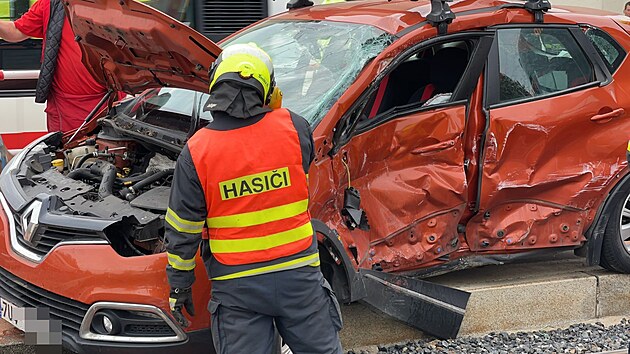 U Vinohradskho hbitova se srazilo auto s tramvaj. (5.10.2021)