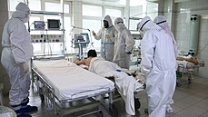 Lékaři ošetřují pacienty na covidové jednotce v ruském městě Kemerovo. (1.... | na serveru Lidovky.cz | aktuální zprávy