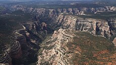 Chránné území Bears Ears se nachází v oblasti San Juan v jihovýchodním Utahu....