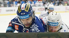 Kladno - Plze, hokejová extraliga. Vlevo Jaromír Jágr z Kladna, vpravo Peter...