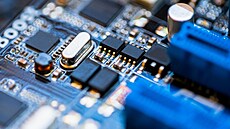 B�né tranzistory jsou dnes základním prvkem spot�ební i nespot�ební...