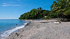 Pláž na ostrově Savo na Šalamounových ostrovech (21. srpna 2018)