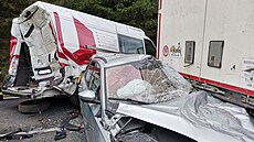 Na �eskolipsku se srazila �ty�i auta, z nich� dv� byla nákladní a jedno dodávka.