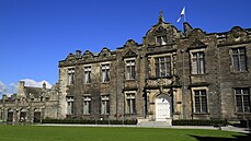 Nejstar�í skotská vysoká �kola, Univerzita v St. Andrews.