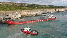U bulharského pobřeží uvázla loď s dusíkatými hnojivy. (30. září 2021)