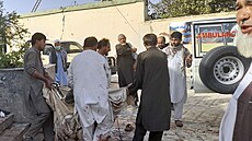V kundúzské meit na severu Afghánistánu dolo k explozi. Útok má desítky...