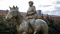 Nmecký socha Wilhelm Koch ve mst Freudenberg odhalil jezdeckou sochu...