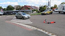 Nehoda elektrokolobky a osobního auta v Hradci Králové. (30. 9. 2021)