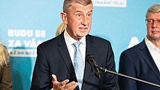 Hnutí ANO v ele s Andrejem Babiem na tiskové konferenci. (9. íjna 2021)