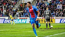 Jean-David Beauguel z Plzn se raduje z gólu v utkání proti Zlínu.