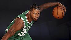 Marcus Smart z Boston Celtics p�i oficiálním focení