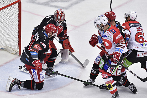 Utkání 14. kola hokejové extraligy: HC Ocelái Tinec - HC Dynamo Pardubice....